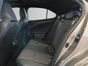 https://vehicle.imgix.net/4368355/a0a9564c-e429-4ada-b45f-086bff5af3e8.jpg