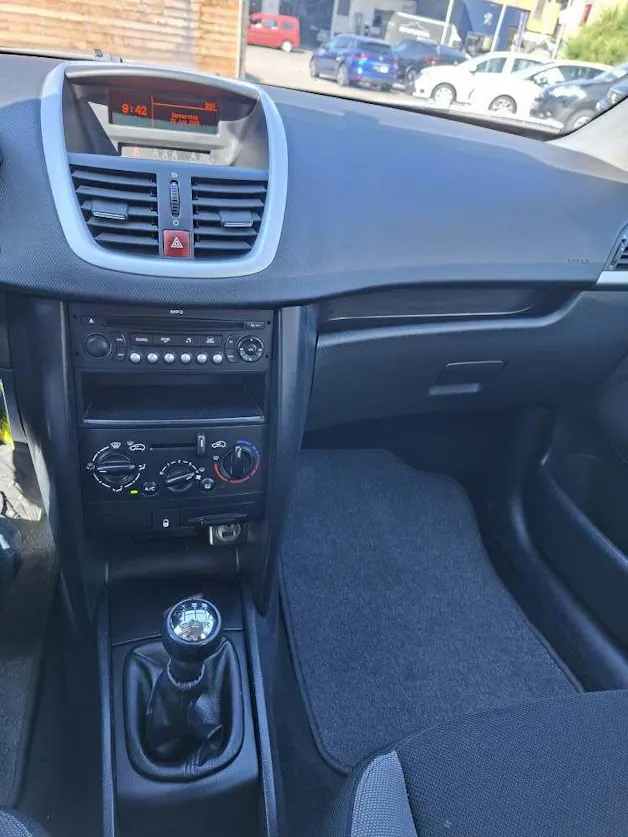 Peugeot 207 1.4 16V 95 Millesim 200
