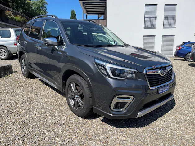 Subaru Forester Station 2.0i e-Boxer Swiss Plus
