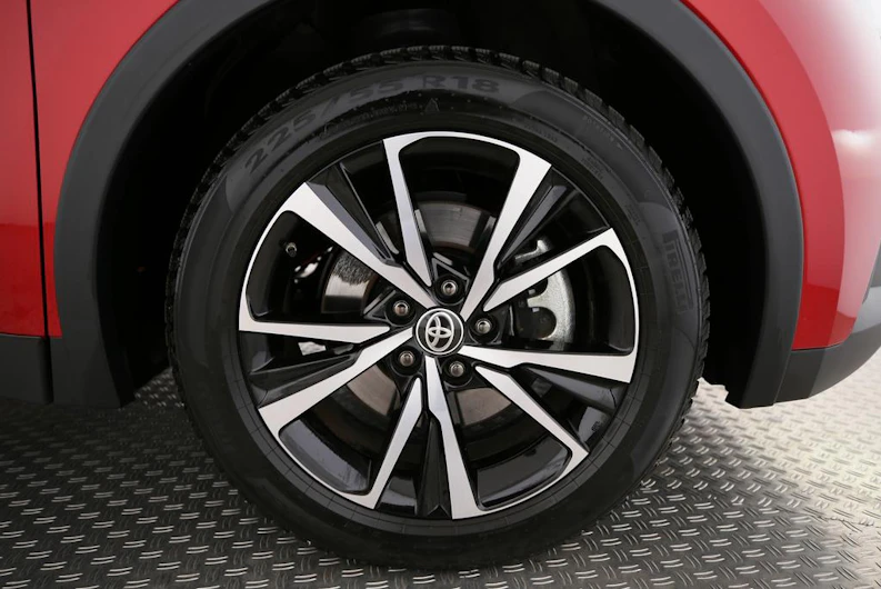 image du véhicule TOYOTA C-HR