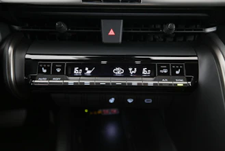 https://vehicle.imgix.net/4368446/d10cbfdc-2e83-41fa-a8ba-b842c3bbe158.jpg