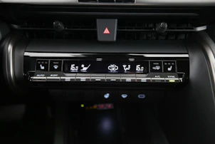 image du véhicule TOYOTA C-HR 2.0 PHEV Swiss Edition