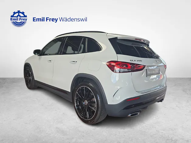 Mercedes-Benz GLA 250 4MATIC AMG Line