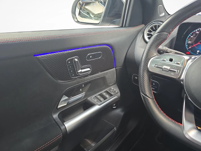 image du véhicule MERCEDES-BENZ GLA 250