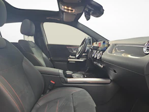 https://vehicle.imgix.net/4368453/a0f44ebe-e304-4c57-aaa1-53c2517388d5.jpg