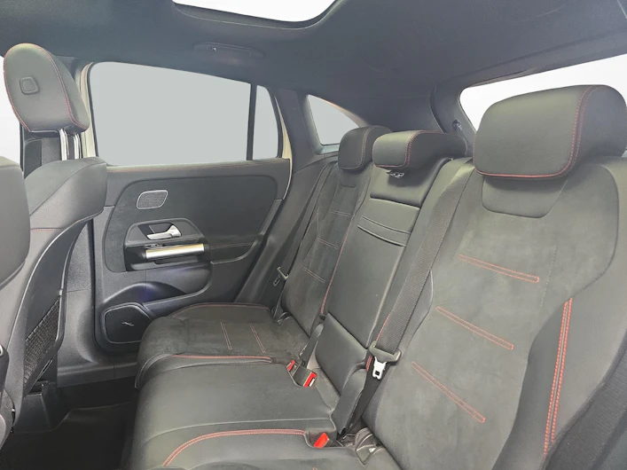 image du véhicule MERCEDES-BENZ GLA 250