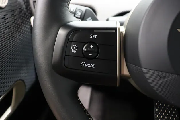 MINI J01 Cooper SE