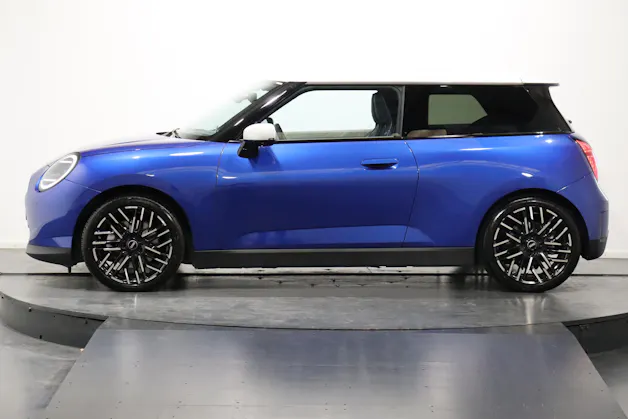 MINI J01 Cooper SE
