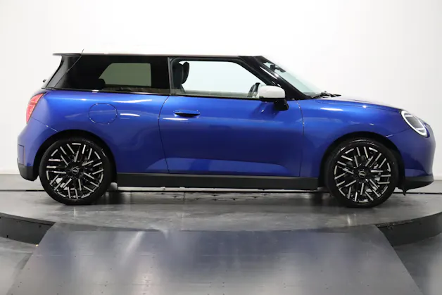 MINI J01 Cooper SE