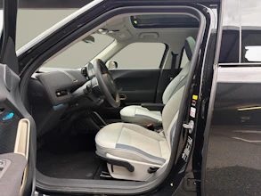 https://vehicle.imgix.net/4368504/006d0247-b545-40ab-81bb-2b677a9b3094.jpg
