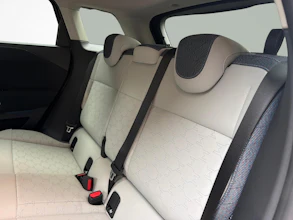 https://vehicle.imgix.net/4368504/3965635b-d8a9-4464-9a08-3d0523aa7913.jpg