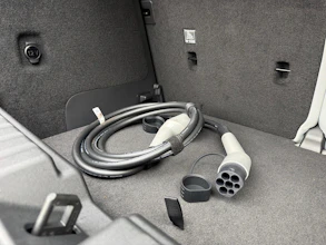 https://vehicle.imgix.net/4368504/7db87c83-361b-4188-9de4-496803a1111b.jpg