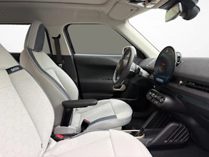 https://vehicle.imgix.net/4368504/f57b49fe-5ca2-4e50-914c-b653efb2f761.jpg