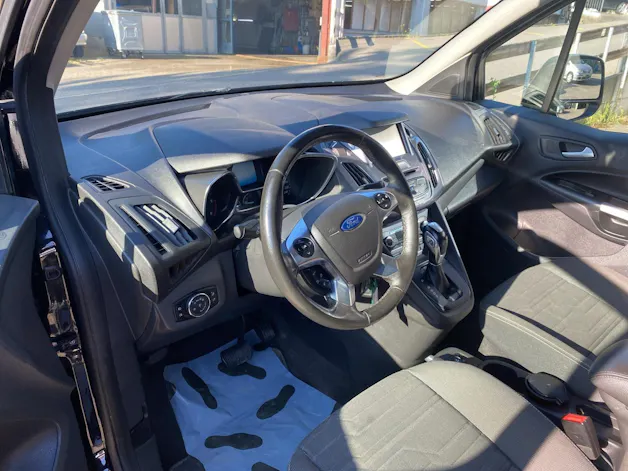 Ford Tourneo Connect 1.5 TDCi 120 Titanium