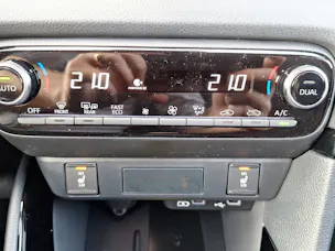 Toyota Yaris 1.5 VVT-i HSD Premium