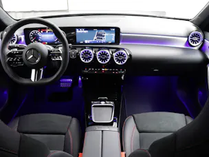 MERCEDES-BENZ A 200 Night Star AMG Line