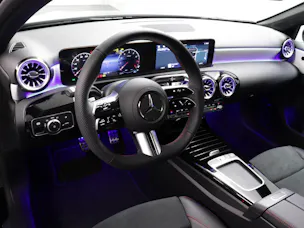 MERCEDES-BENZ A 200 Night Star AMG Line