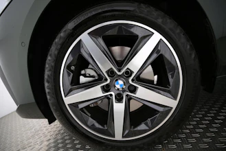 https://vehicle.imgix.net/4368621/b56fb5be-185a-47a9-ab32-7c0a0ffc095d.jpg