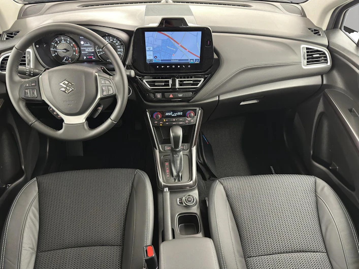 Fahrzeugbild SUZUKI S-CROSS