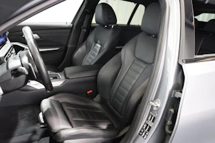 image du véhicule BMW 330i xDrive SAG Touring