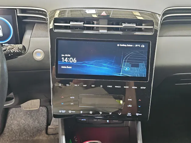 Hyundai Tucson 1.6 T-GDi HEV Amplia 4WD