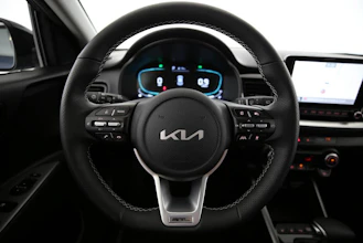 https://vehicle.imgix.net/4368742/2c5f60cc-e158-48aa-b21e-0b46c1e589e2.jpg