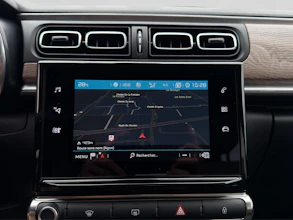https://vehicle.imgix.net/4368773/f94bf1c4-c0d4-47a5-a1e8-6be0dde9dbe3.jpg