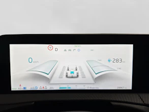 https://vehicle.imgix.net/4368790/effc2186-bfc7-4972-81cc-de13f19009ec.jpg