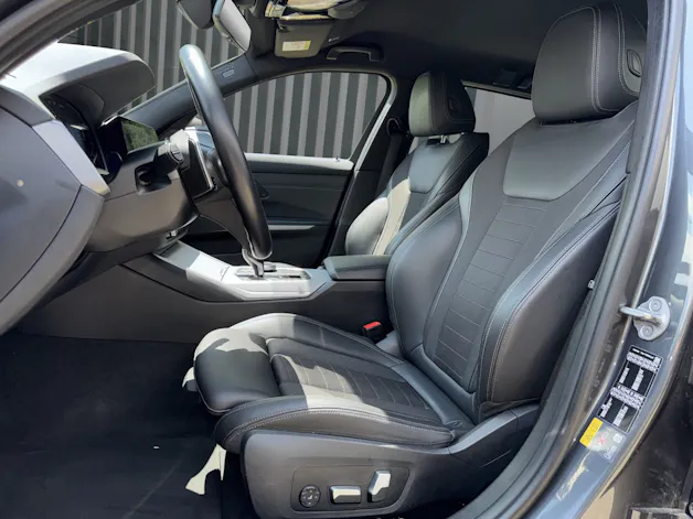 BMW 320e xDrive Touring HARMAN/KARDON SURROUND SOUND SYSTEM