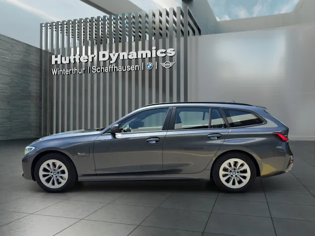 BMW 320e xDrive Touring HARMAN/KARDON SURROUND SOUND SYSTEM