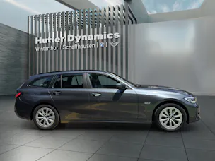 BMW 320e xDrive Touring HARMAN/KARDON SURROUND SOUND SYSTEM