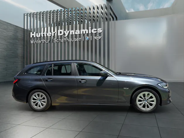 BMW 320e xDrive Touring HARMAN/KARDON SURROUND SOUND SYSTEM