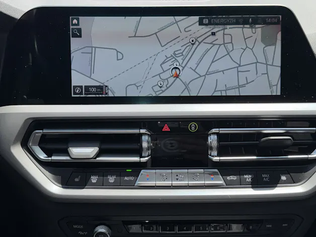 BMW 320e xDrive Touring HARMAN/KARDON SURROUND SOUND SYSTEM