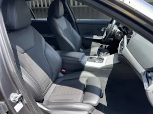 BMW 320e xDrive Touring HARMAN/KARDON SURROUND SOUND SYSTEM