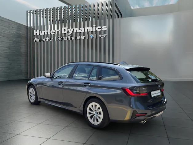 BMW 320e xDrive Touring HARMAN/KARDON SURROUND SOUND SYSTEM