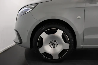 https://vehicle.imgix.net/4368847/ffcc6ea2-dcfc-44c2-9acc-e888bf792760.JPG