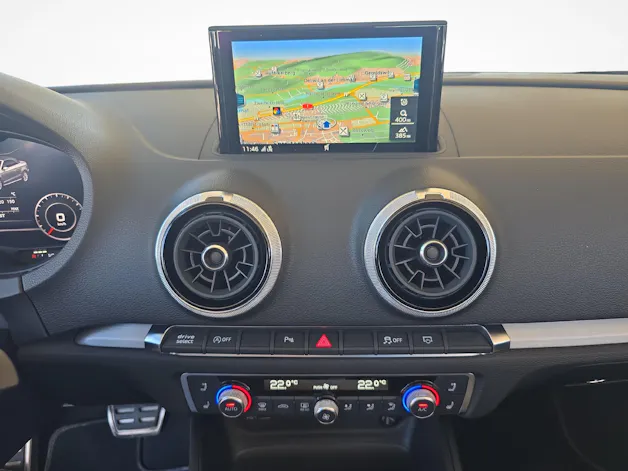 Audi S3 Cabriolet 2.0 T FSI quattro S-Tronic / ab 3,99% Leasing bei Abschluss einer Protect Autoversicherung