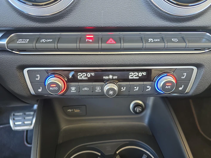 immagine del veicolo AUDI RS3