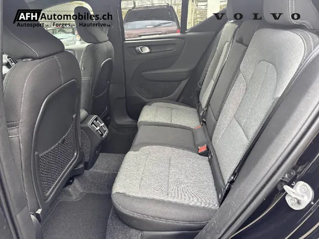 Volvo XC40 2.0 B3 MH Plus Dark