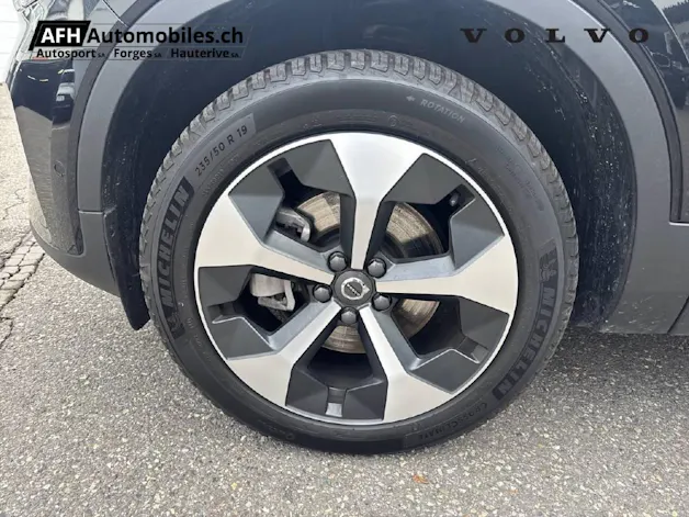 Volvo XC40 2.0 B3 MH Plus Dark