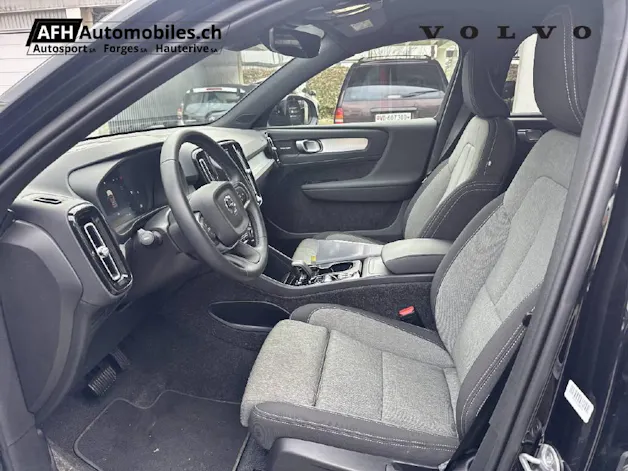 Volvo XC40 2.0 B3 MH Plus Dark