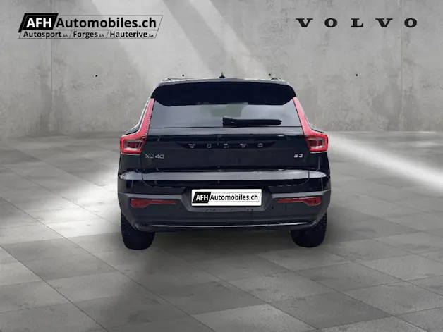 Volvo XC40 2.0 B3 MH Plus Dark
