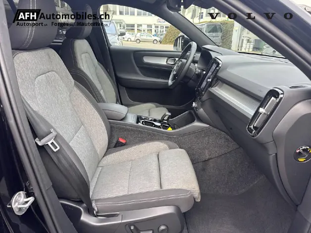 Volvo XC40 2.0 B3 MH Plus Dark