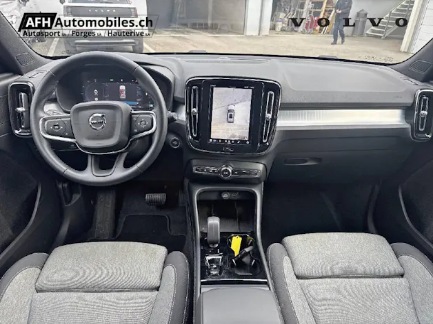 Volvo XC40 2.0 B3 MH Plus Dark