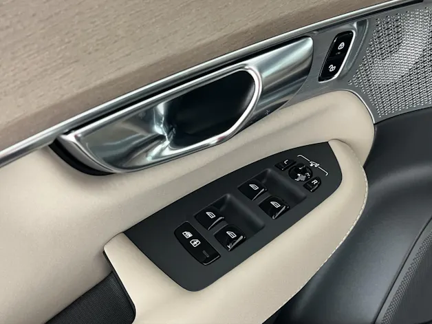 Volvo XC90 2.0 T8 TE Ultra Dark eAWD