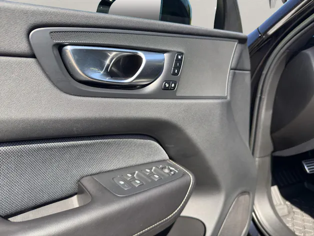 Volvo XC60 2.0 B5 MH R-Design AWD