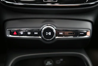 https://vehicle.imgix.net/4368936/6187dde9-5852-45d9-ba2c-f86c0fc678bd.jpg