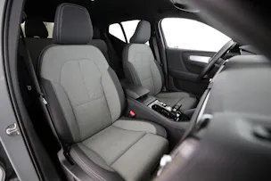 VOLVO XC40 2.0 B3 MH Plus Dark