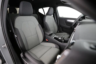https://vehicle.imgix.net/4368947/3293b159-6b46-4b57-9cc0-5d7d9370fea9.jpg