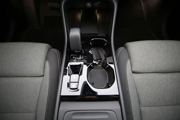 VOLVO XC40 2.0 B3 MH Plus Dark